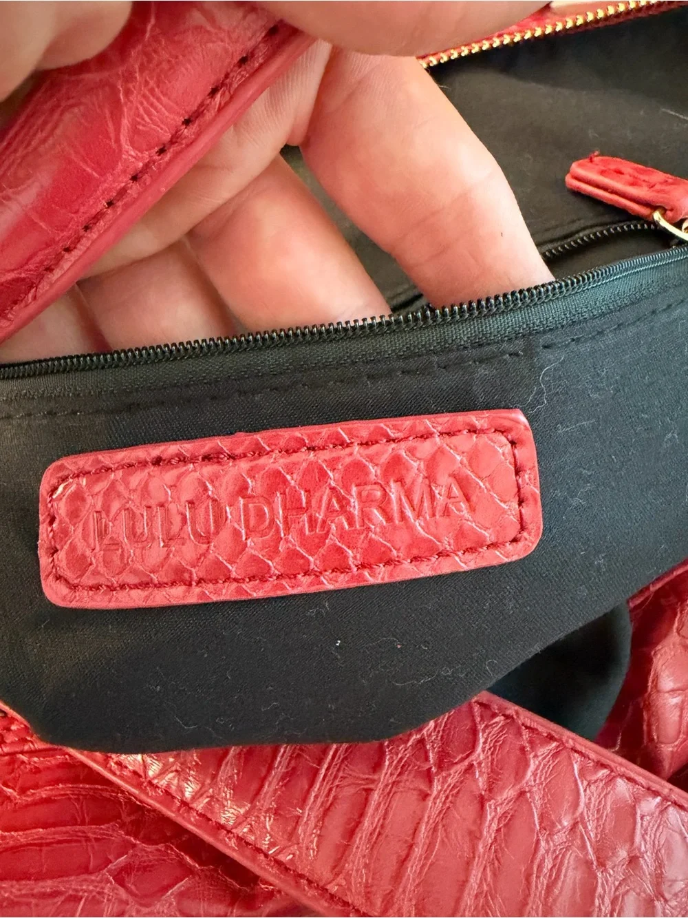 Lulu Dharma pink vegan snake weekend bag  - Luxe Textured Finish